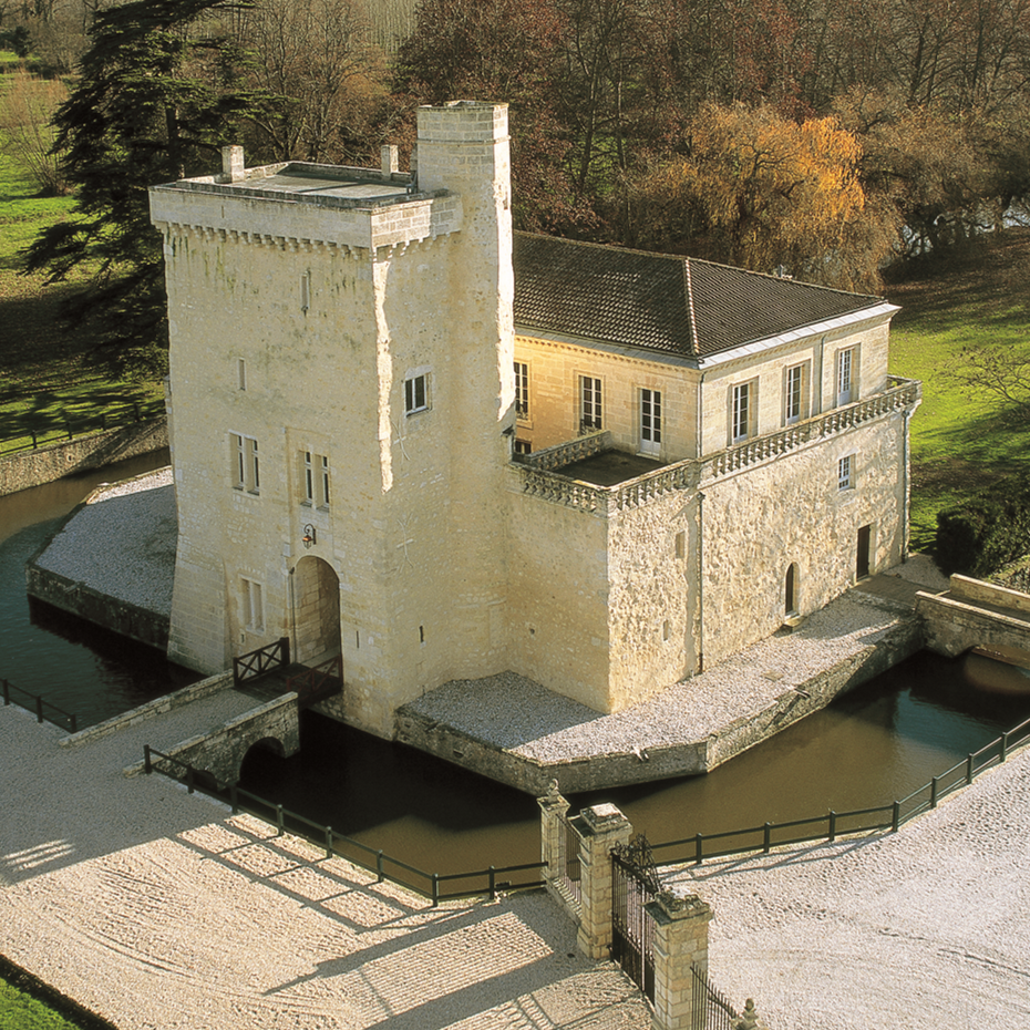 Chateau La Tour Carnet-拉图嘉利酒庄（又名：拉图嘉利城堡）